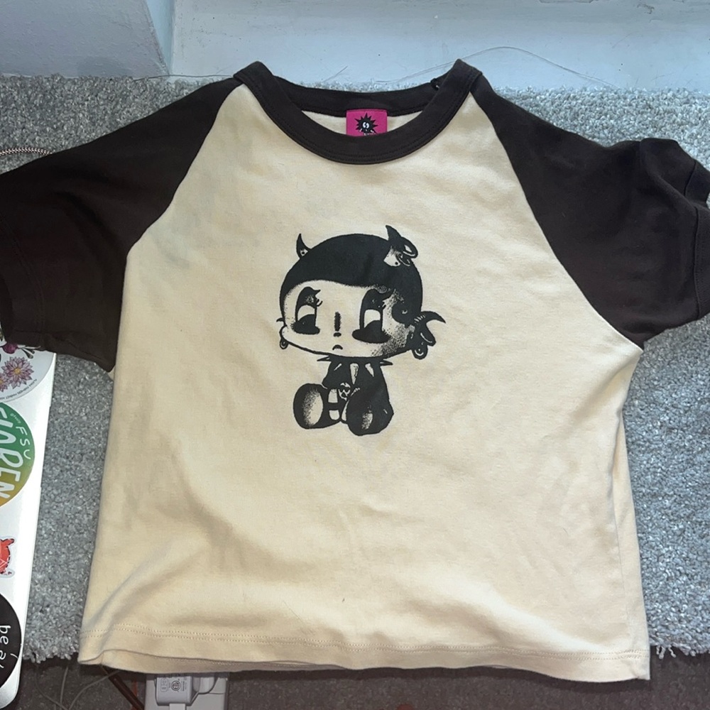 Graphic tee